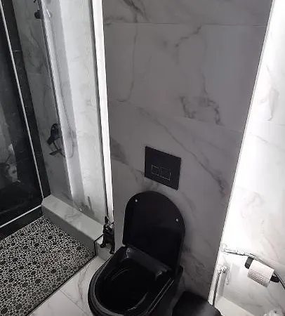 Black Retro Flat Apartamento